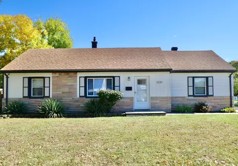 5824 Deering St, Garden City, MI 48135