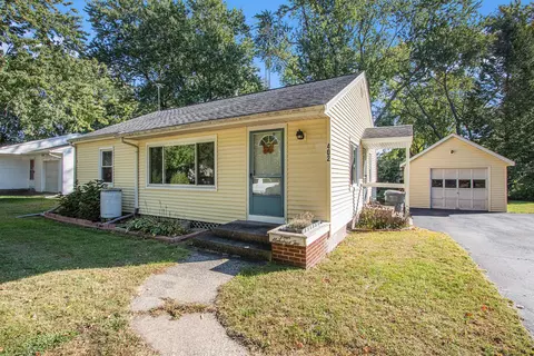 402 Gary Ave, Benton Harbor, MI 49022