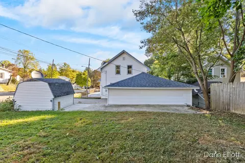 539 Brooks St, Ionia, MI 48846 photo 3