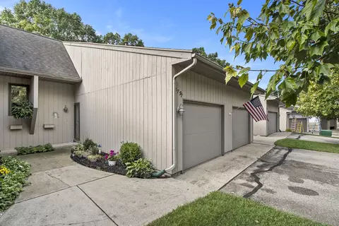 2797 Rockvalley Ct NE, Grand Rapids, MI 49525