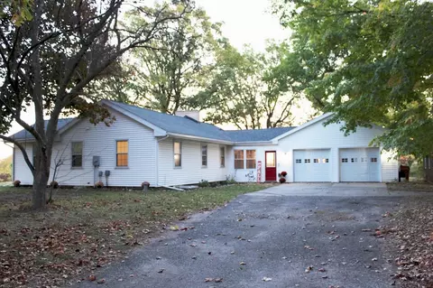8610 NW Sparta Ave, Sparta, MI 49345