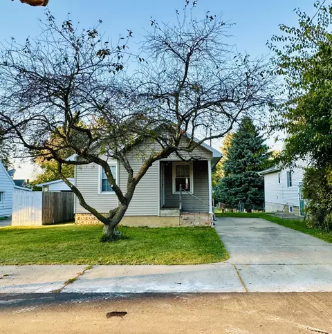 608 Royal Dr, Jackson, MI 49202
