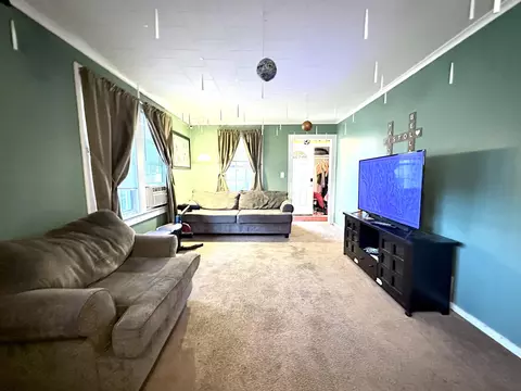 608 Royal Dr, Jackson, MI 49202 photo 3