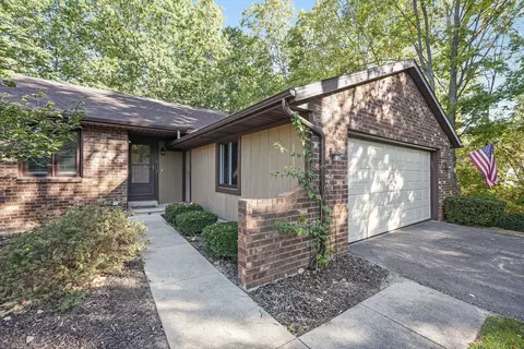 11347 Whispering Creek Dr, Allendale, MI 49401