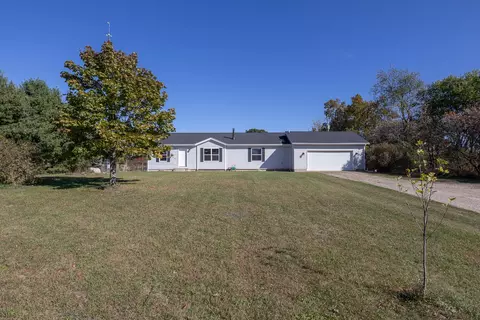 17340 Peach Ridge Ave NW, Kent City, MI 49330