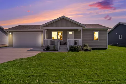 251 Willowside Dr, Shelby, MI 49455