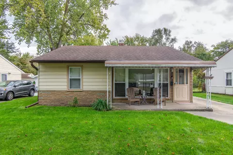 10231 Corning St, Oak Park, MI 48237