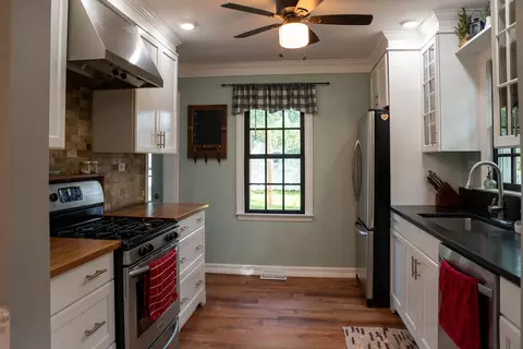 409 Brown St, Tecumseh, MI 49286 photo 3