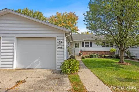 3166 Villa Ridge Dr SE, Kentwood, MI 49512