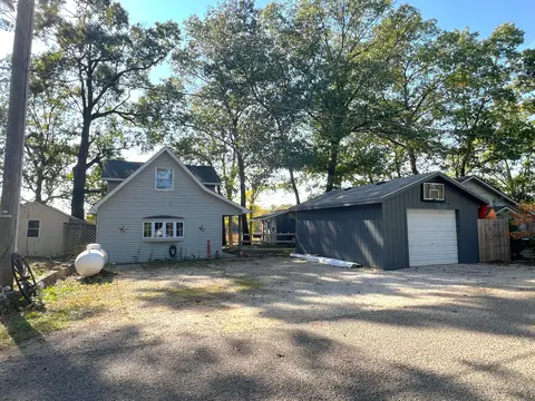 67080 Oxbow Dr, Constantine, MI 49042