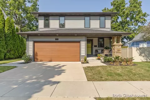 729 Gladstone Dr SE, Grand Rapids, MI 49506