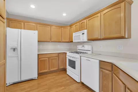 Kitchen - 413 Settlers Cv, Tecumseh, MI 49286 photo 2 of 7