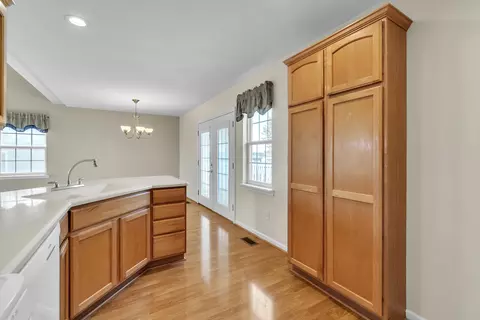 Kitchen - 413 Settlers Cv, Tecumseh, MI 49286 photo 5 of 7