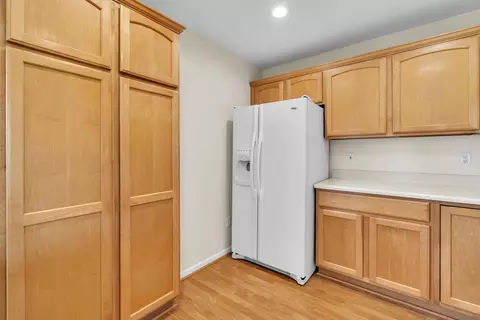 Kitchen - 413 Settlers Cv, Tecumseh, MI 49286 photo 6 of 7