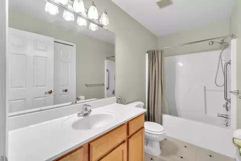 Bath - 413 Settlers Cv, Tecumseh, MI 49286 photo 3 of 4