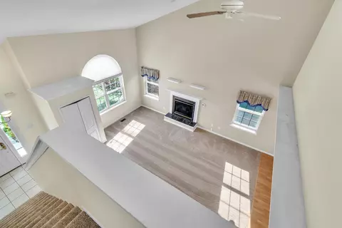 Living - 413 Settlers Cv, Tecumseh, MI 49286 photo 5 of 9