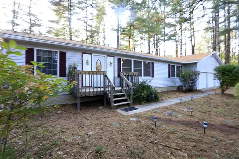 7647 Riverside Rd, Brooklyn, MI 49230
