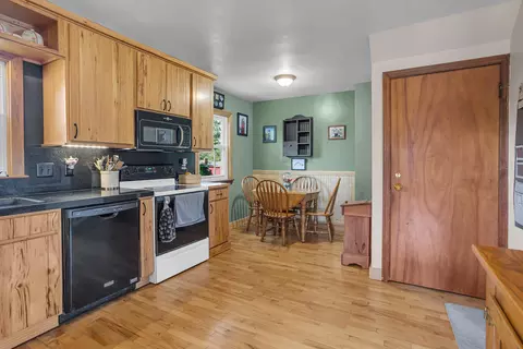 702 17th St, Jackson, MI 49203 photo 9