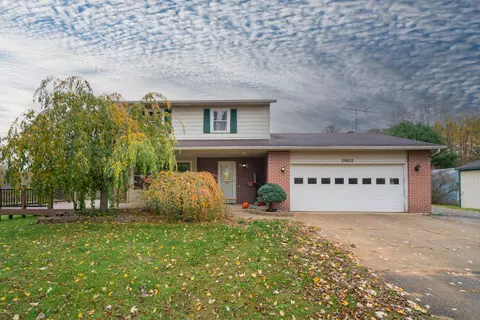 29852 40th Ave, Paw Paw, MI 49079