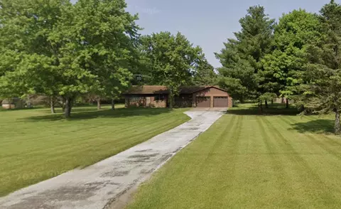 60186 Constantine Rd, Three Rivers, MI 49093
