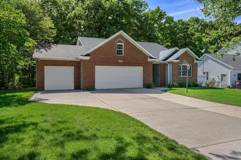 6147 Sunningdale Dr, Hudsonville, MI 49426