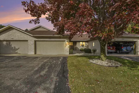 7043 Amber Springs Dr SW #81, Byron Center, MI 49315