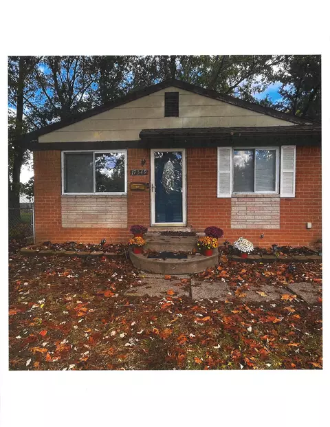19549 Webster St, Clinton Twp, MI 48035