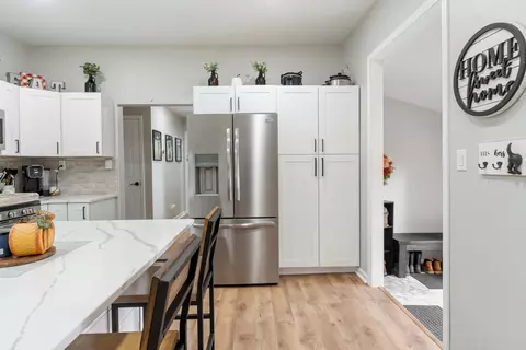 Kitchen - 2531 Reynolds Rd, Jackson, MI 49201 photo 5 of 7