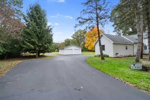 Exterior - 2531 Reynolds Rd, Jackson, MI 49201 photo 10 of 23