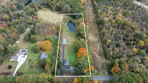 View/Area - 2531 Reynolds Rd, Jackson, MI 49201 photo 3 of 11
