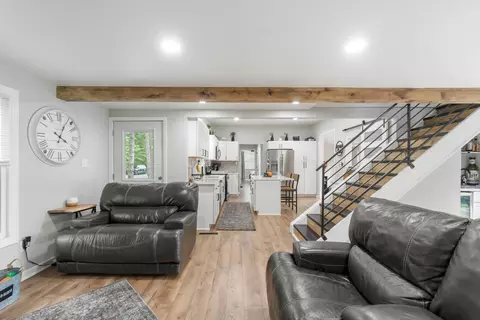Entry Way - 2531 Reynolds Rd, Jackson, MI 49201 photo 10 of 10