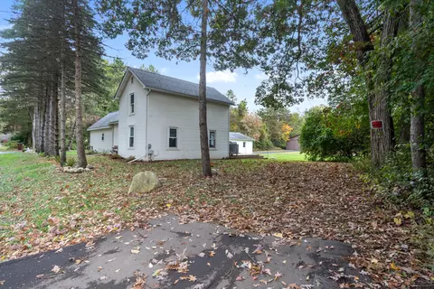 Exterior - 2531 Reynolds Rd, Jackson, MI 49201 photo 8 of 23
