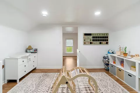 Entry Way - 2531 Reynolds Rd, Jackson, MI 49201 photo 6 of 10