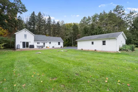 Exterior - 2531 Reynolds Rd, Jackson, MI 49201 photo 5 of 23