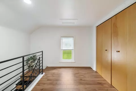 Entry Way - 2531 Reynolds Rd, Jackson, MI 49201 photo 5 of 10