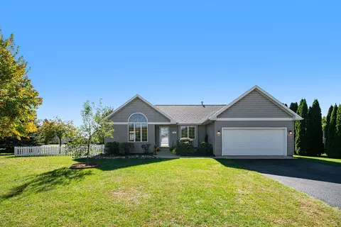 56980 Bow Dr, Three Rivers, MI 49093