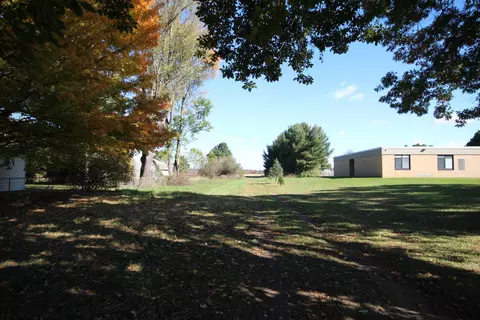 2 S 73 S 30th St, Vicksburg, MI 49097