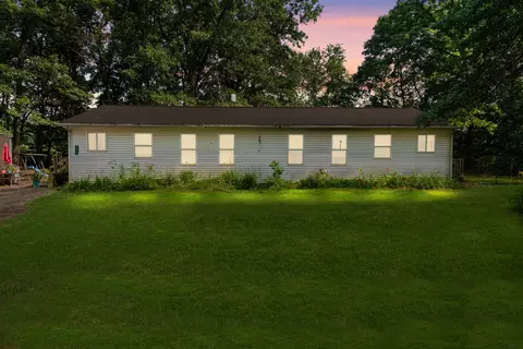 3714 W Hastings Lake Rd, Jonesville, MI 49250