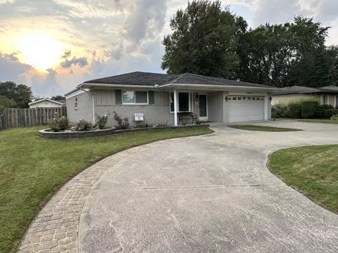 39663 Tunstall Dr, Clinton Twp, MI 48038