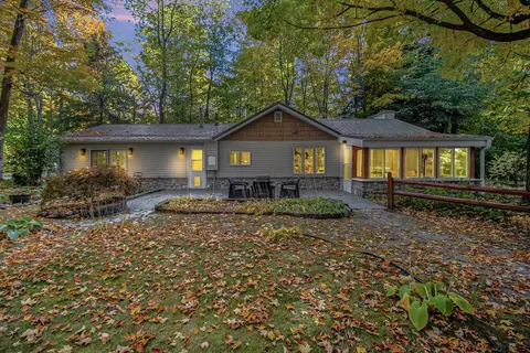 3897 Peninsular Shores Dr, Grawn, MI 49637