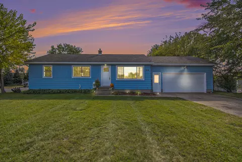 756 Kingsbury St NW, Grand Rapids, MI 49544