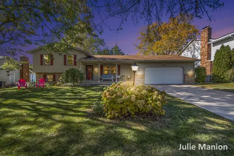 5535 Brattleboro Dr SE, Kentwood, MI 49508