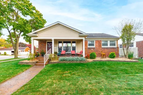 1607 Winchester Ave, Lincoln Park, MI 48146