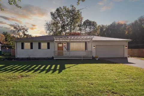1365 Huntly Rd, Niles, MI 49120