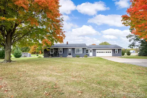 2635 142nd Ave, Dorr, MI 49323