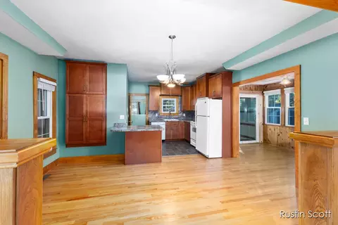 310 S Front St, Belding, MI 48809 photo 6