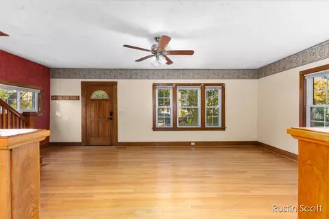 310 S Front St, Belding, MI 48809 photo 5
