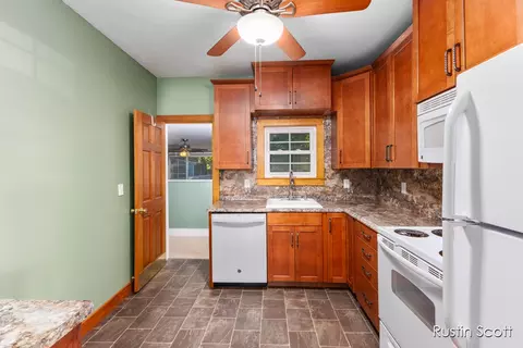 310 S Front St, Belding, MI 48809 photo 8