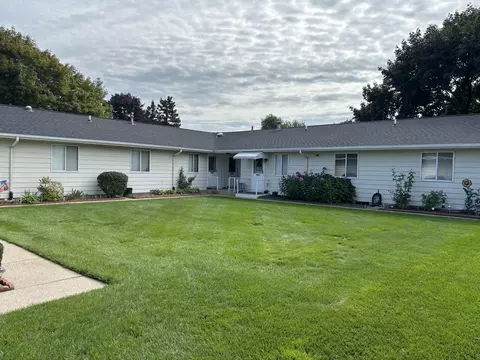 5687 Leisure South Dr SE, Kentwood, MI 49548