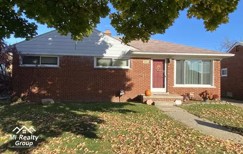 25564 Collingwood St, Roseville, MI 48066